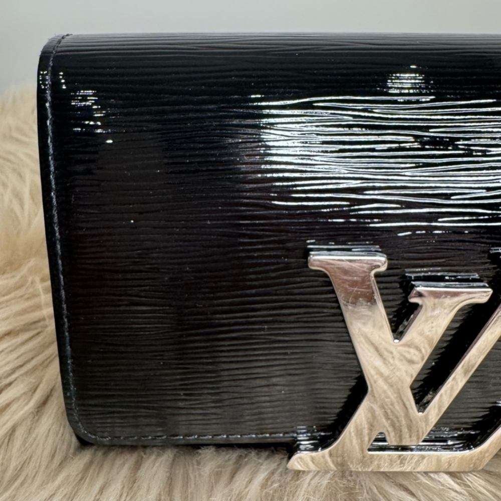 Louis Vuitton Black Electric Epi Clutch with Silver Logo - Picture 2 of 11